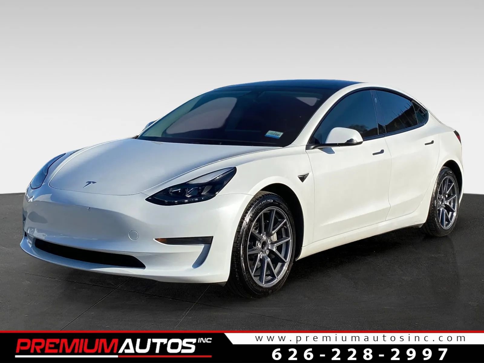 Used 2023 Tesla Model 3 Standard Range RWD image 1