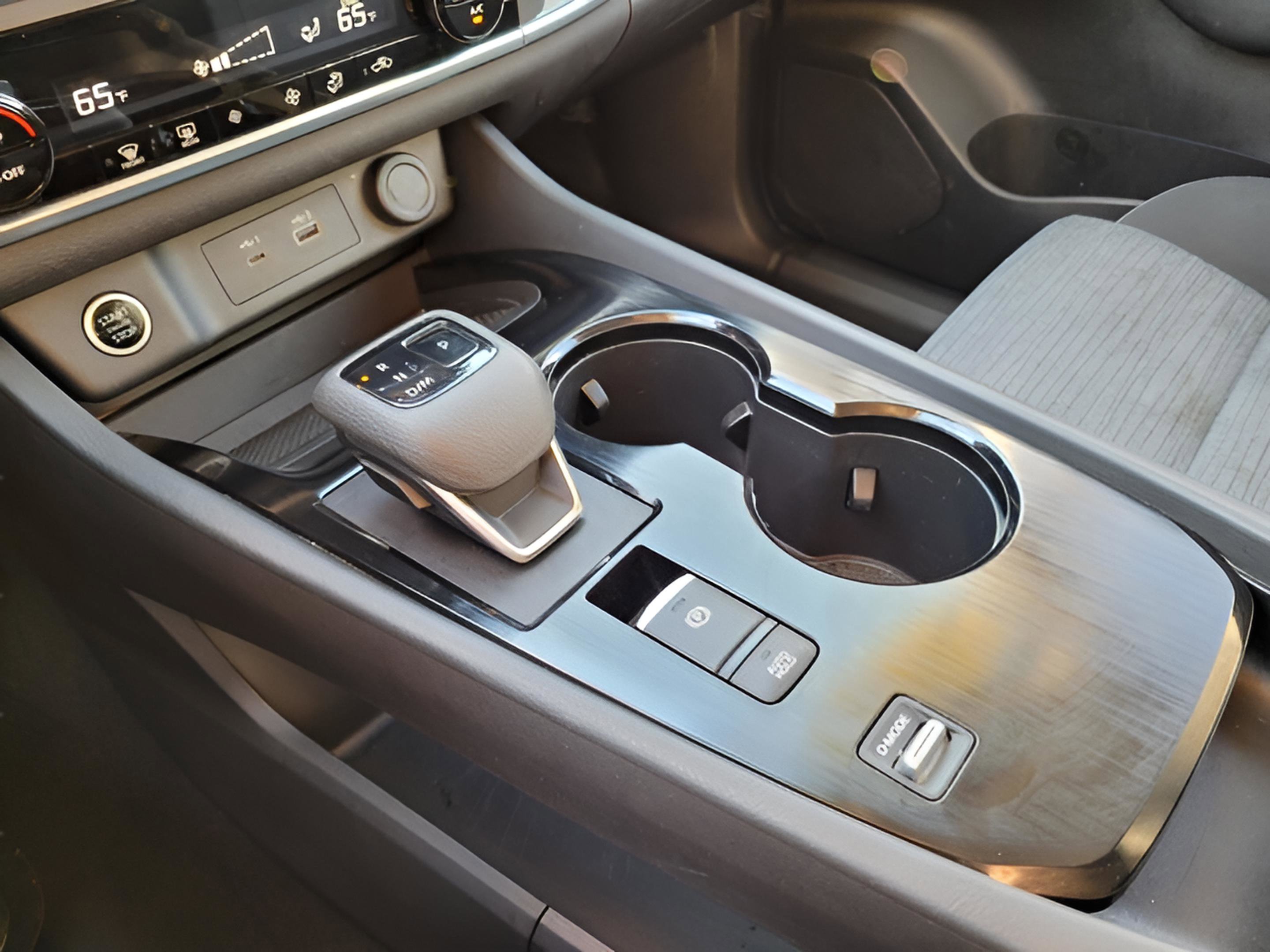 Used 2023 Nissan Rogue SV image 17