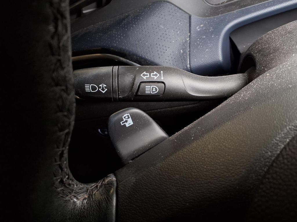 Certified 2022 Chevrolet Bolt EUV Premier FWD image 9