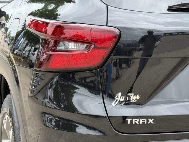 Certified 2025 Chevrolet Trax LT FWD image 7