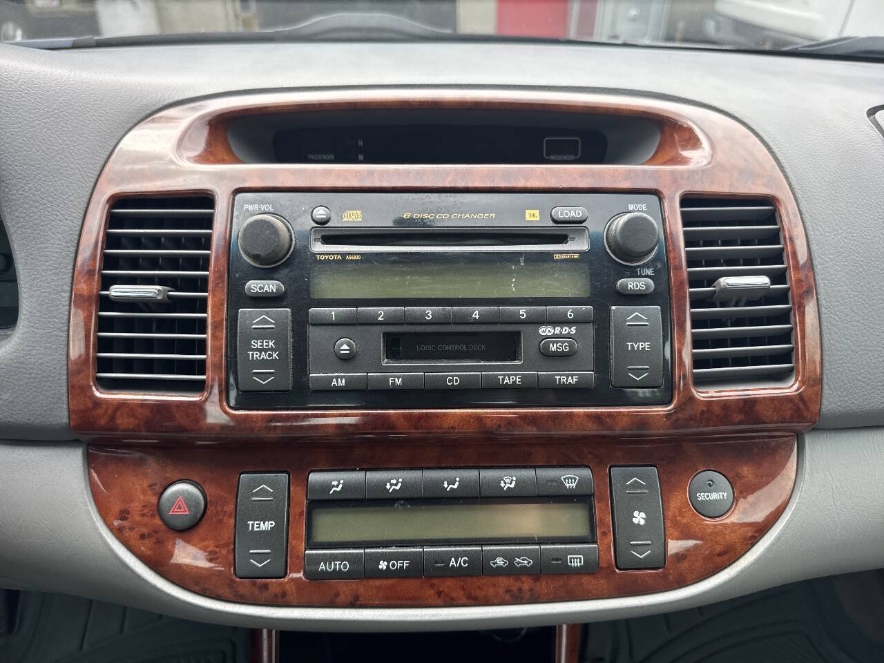 Used 2004 Toyota Camry FWD image 16