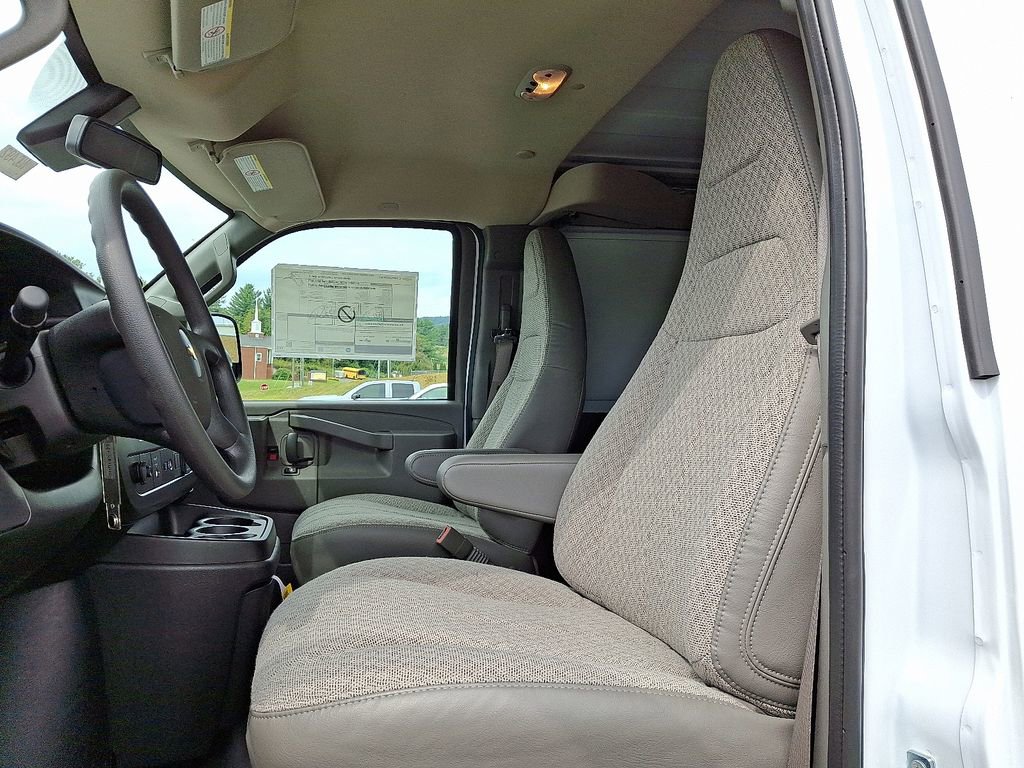New 2025 Chevrolet Express 2500 w/ Driver Convenience Package image 6