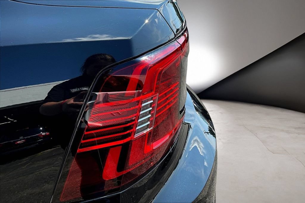 Used 2021 Volvo S90 T8 R-Design AWD/4WD image 23