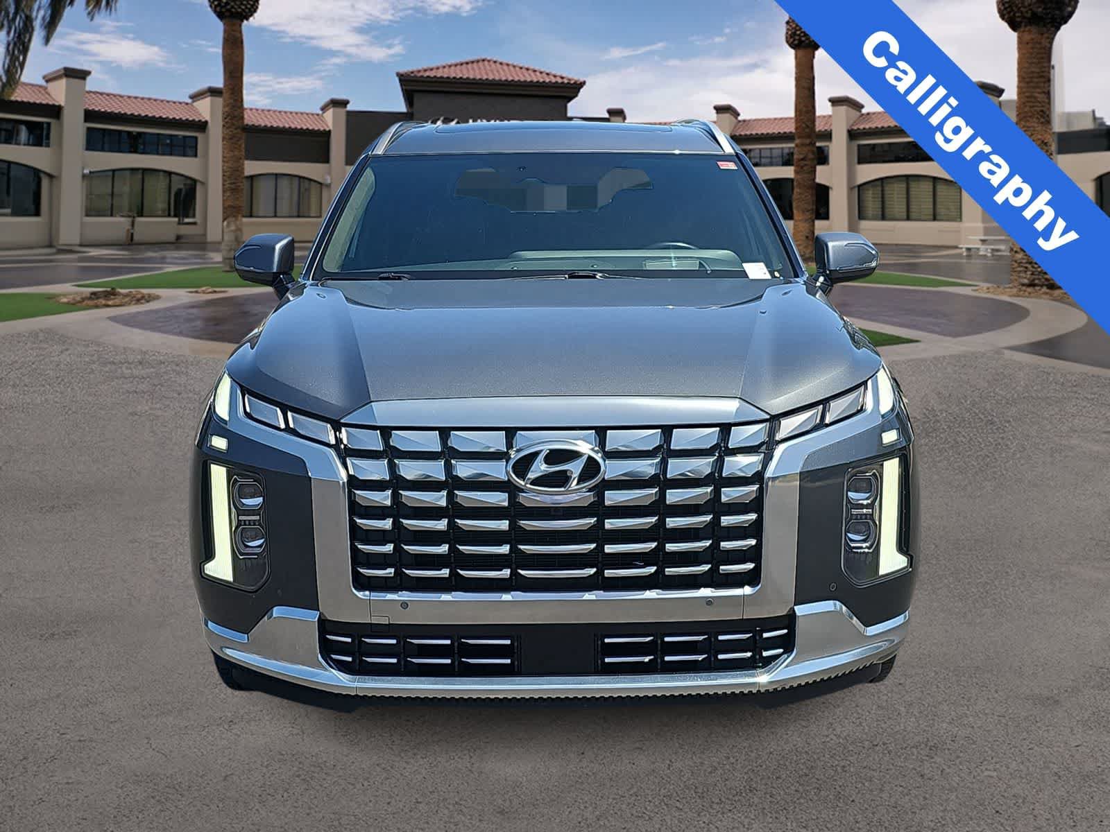 Certified 2023 Hyundai Palisade Calligraphy FWD image 3