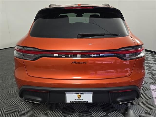 Certified 2025 Porsche Macan AWD/4WD image 6