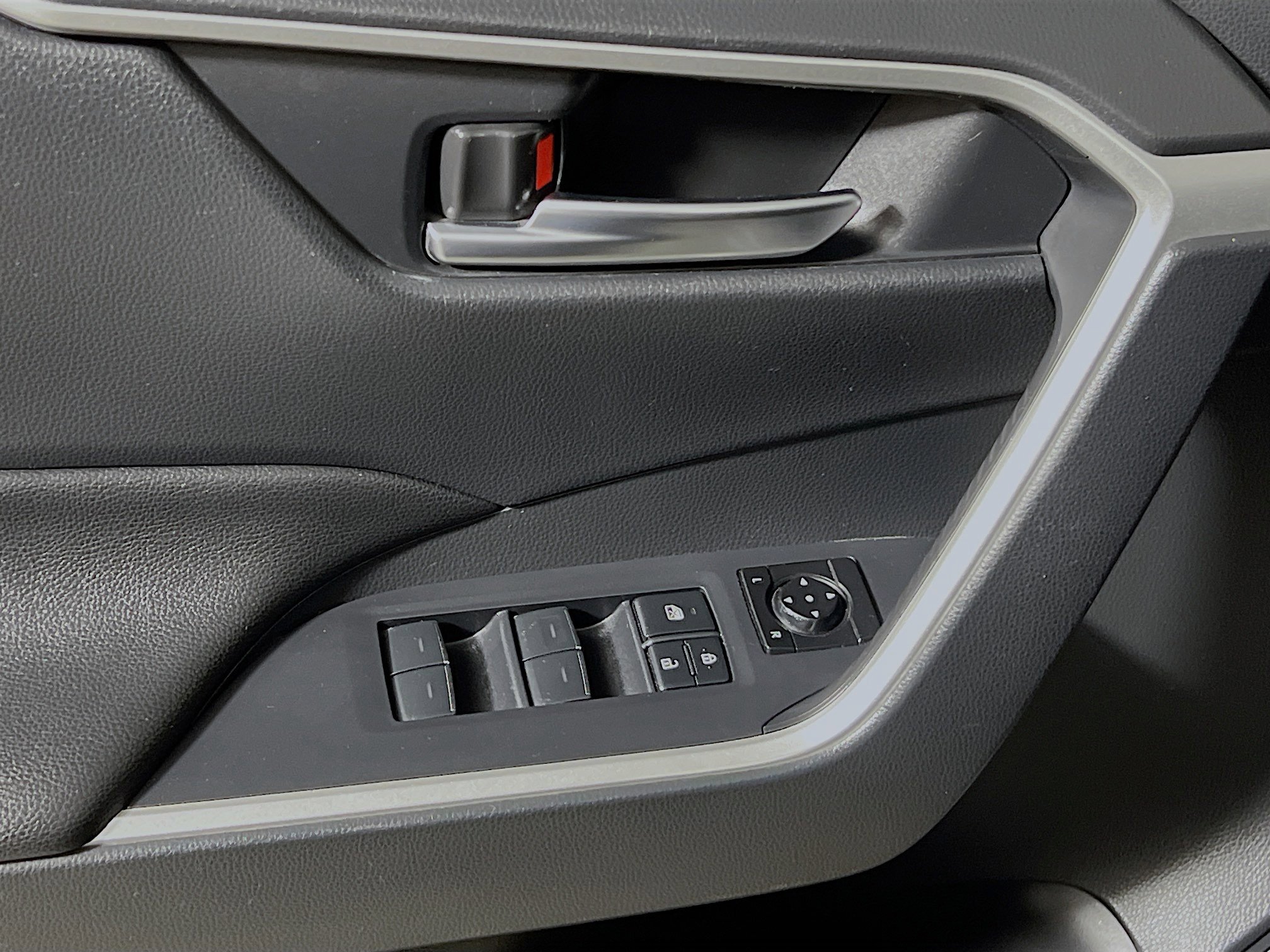 Used 2023 Toyota RAV4 XLE w/ Convenience Package image 17