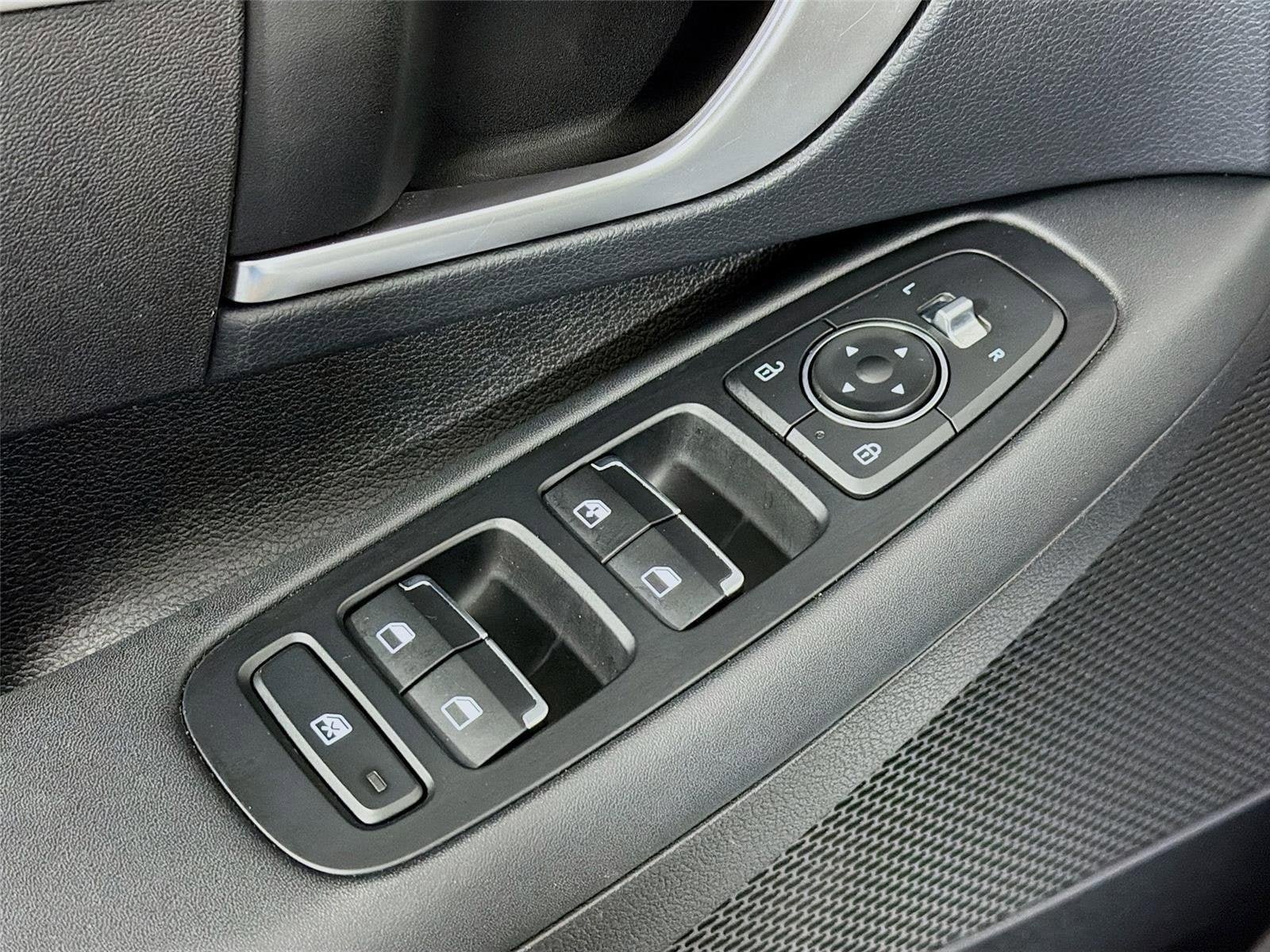 Used 2021 Hyundai Sonata SE FWD image 18