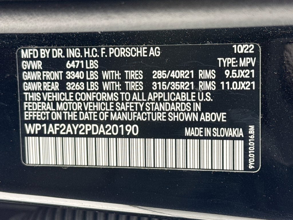Certified 2023 Porsche Cayenne Turbo AWD/4WD image 33