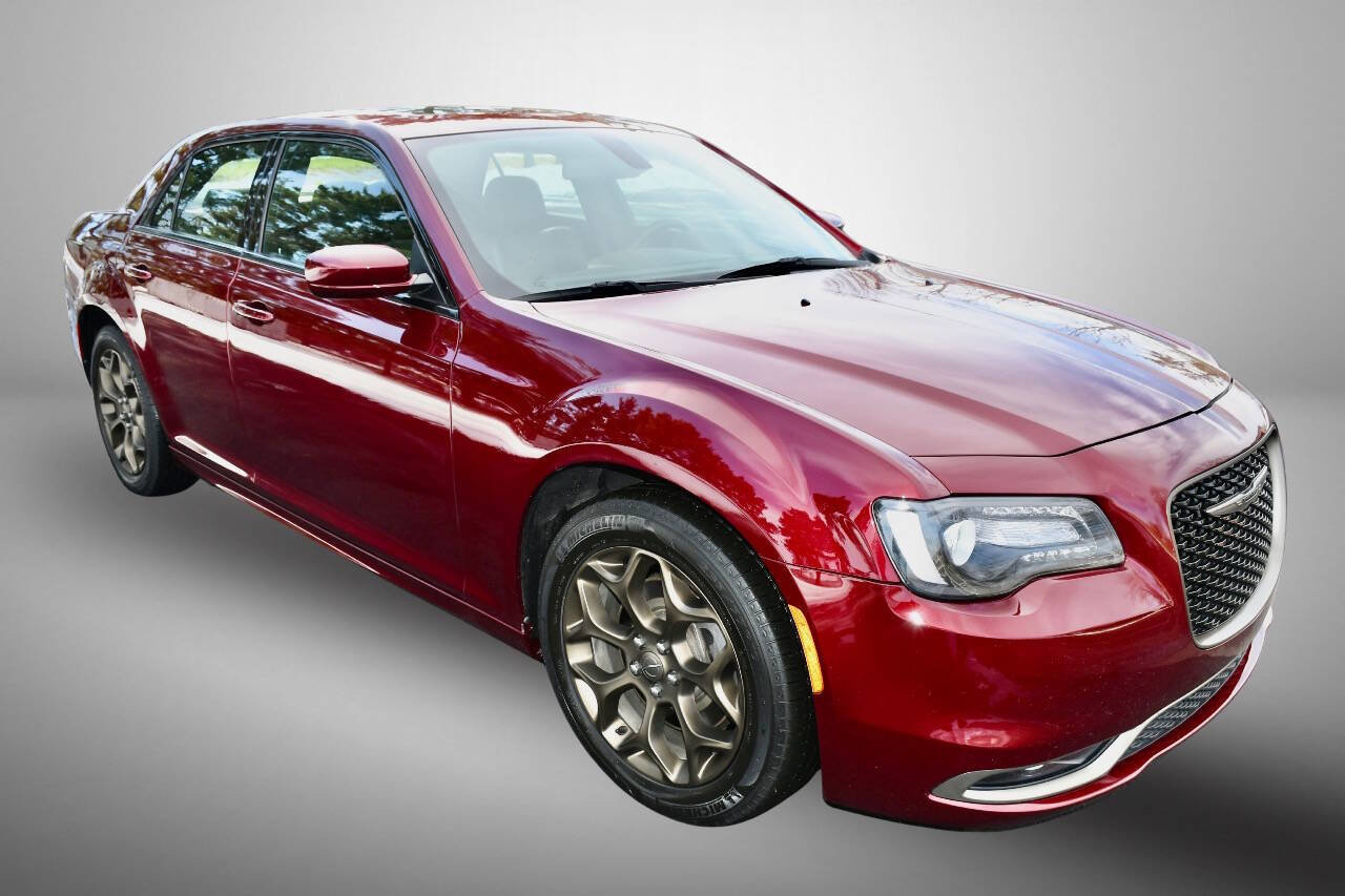 Used 2018 Chrysler 300 S w/ 300S Alloy Package image 9