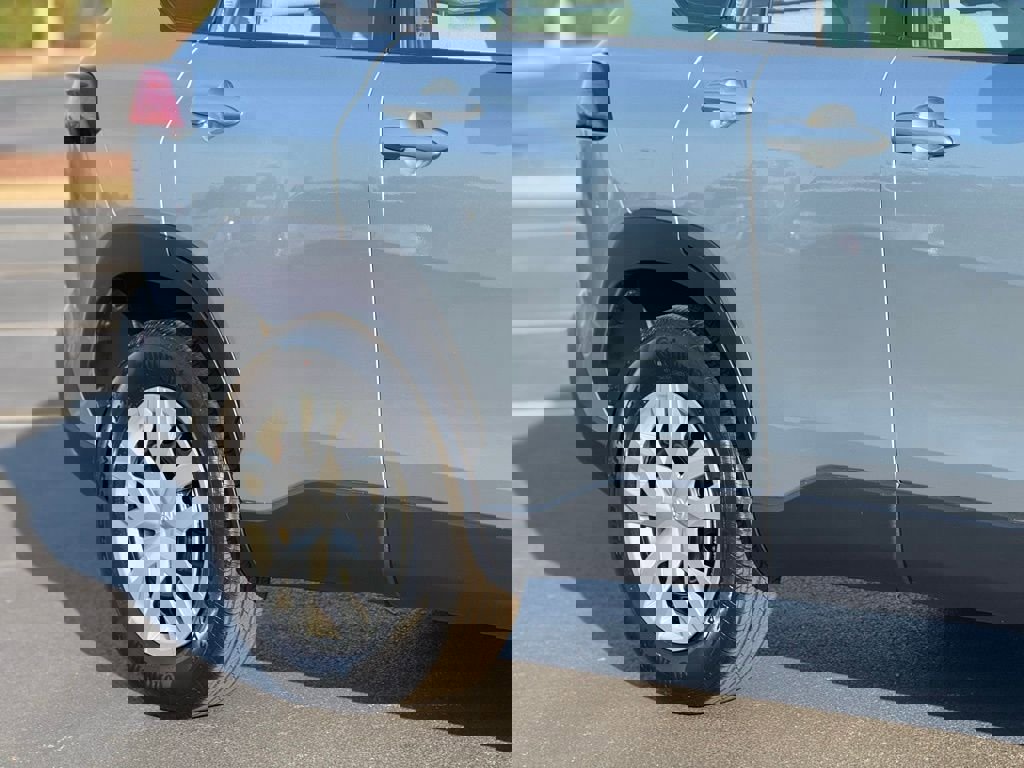 Certified 2023 Toyota Corolla Cross L image 8