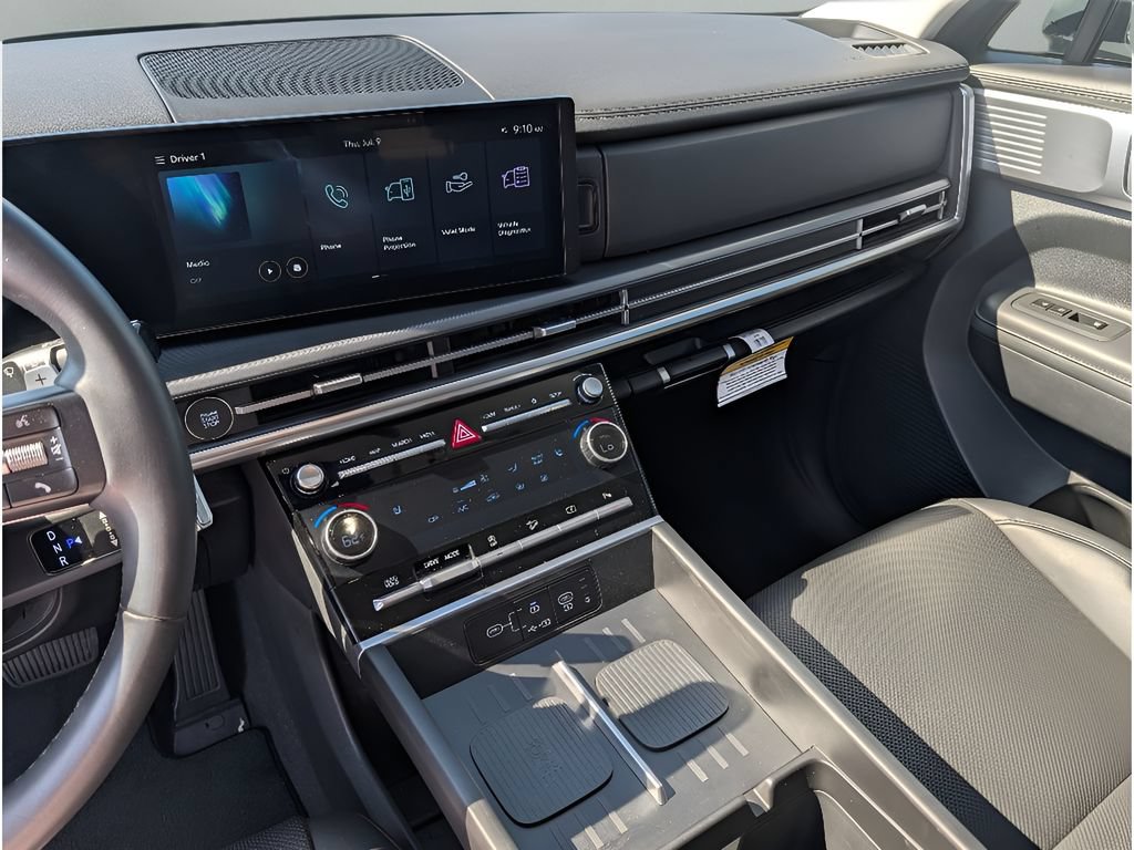 Used 2025 Hyundai Santa Fe SEL FWD image 21
