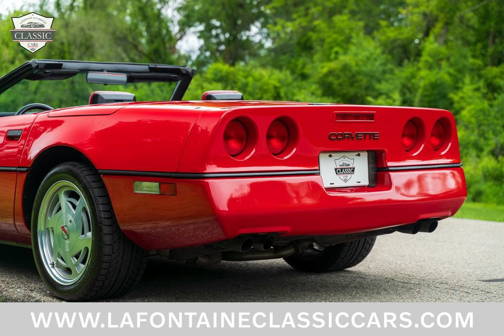 Used 1988 Chevrolet Corvette Convertible RWD image 35