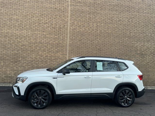 Used 2023 Volkswagen Taos S w/ Driver Assistance Package FWD image 31