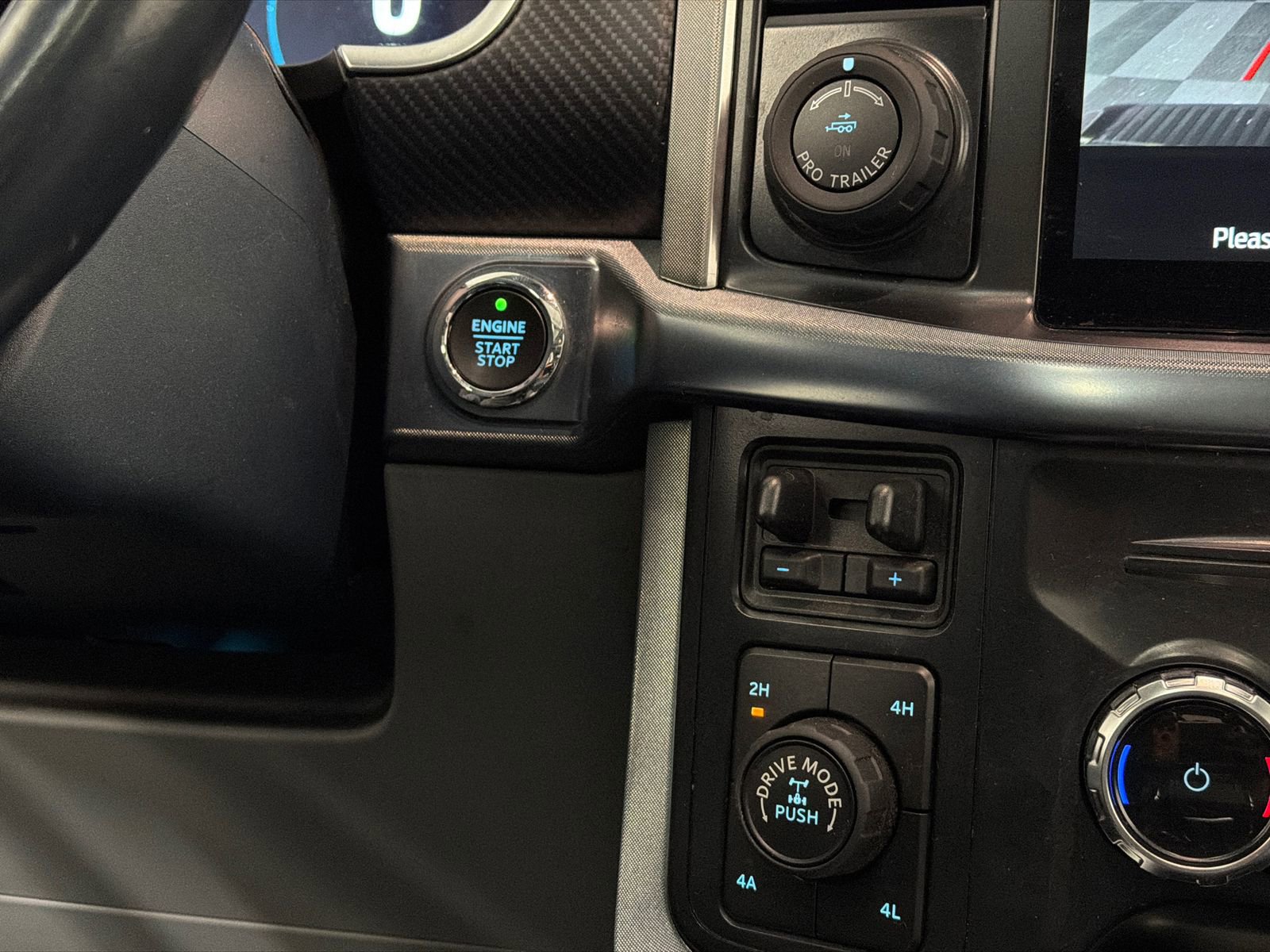 Used 2022 Ford F150 Limited image 28