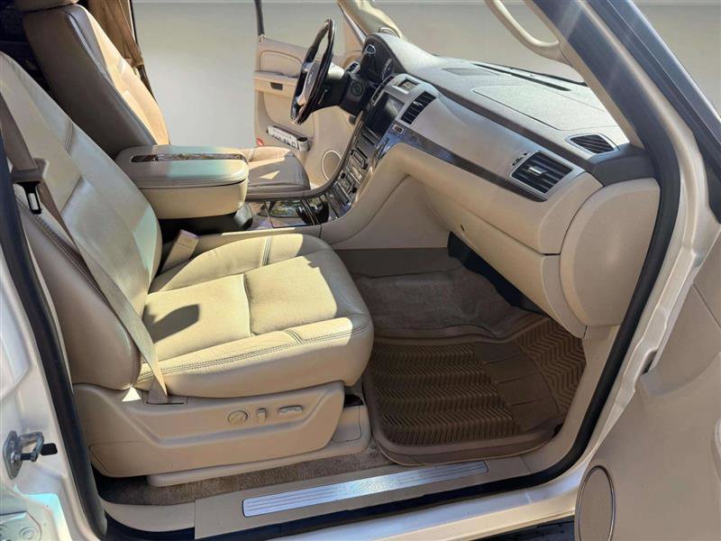 Used 2009 Cadillac Escalade AWD image 26