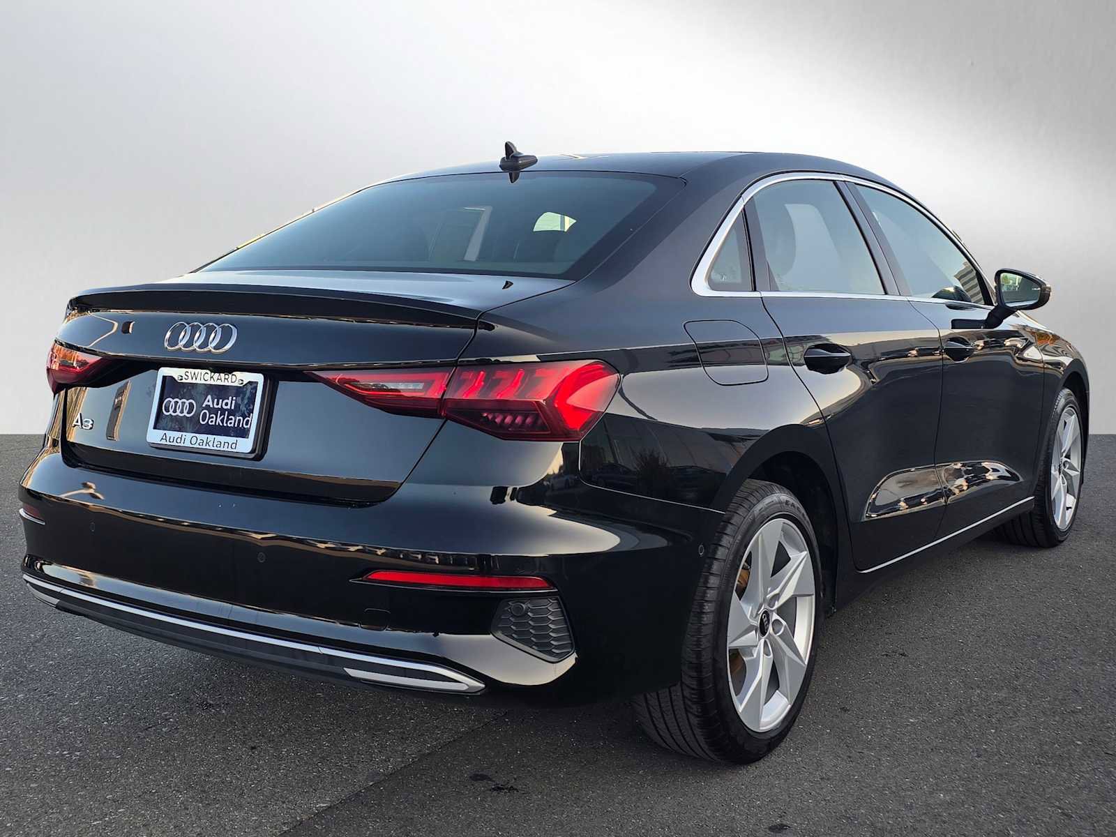 Used 2024 Audi A3 2.0T Premium image 3