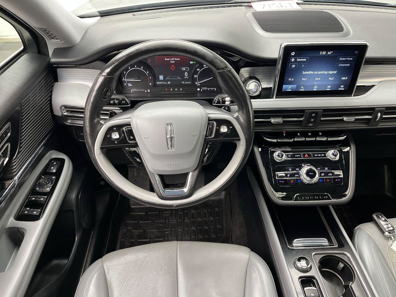 Used 2022 Lincoln Corsair AWD w/ Premium Package image 15