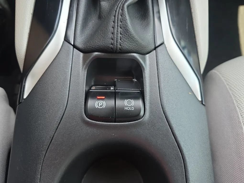 Used 2024 Toyota Corolla Cross L FWD image 29
