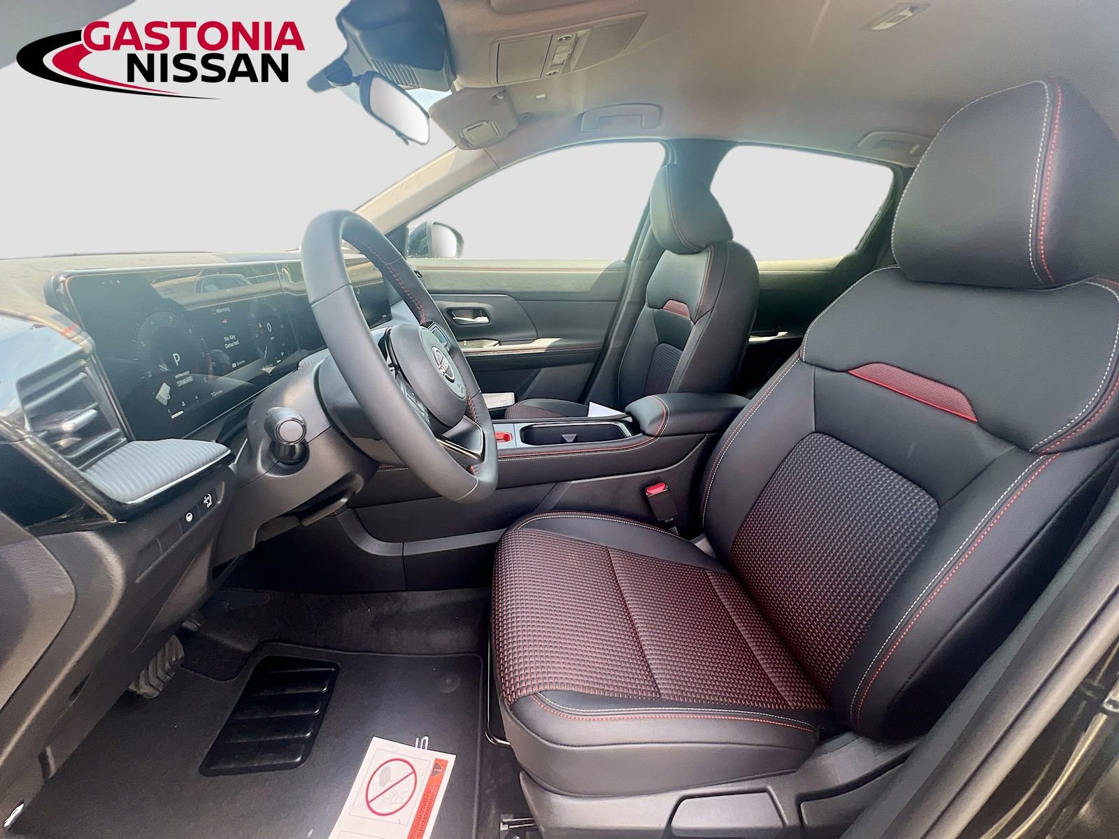 Used 2026 Nissan Kicks SR FWD image 26