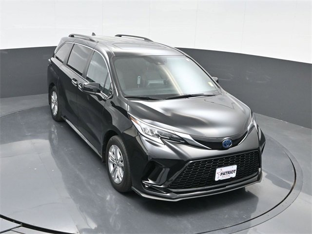 Used 2022 Toyota Sienna XSE image 51