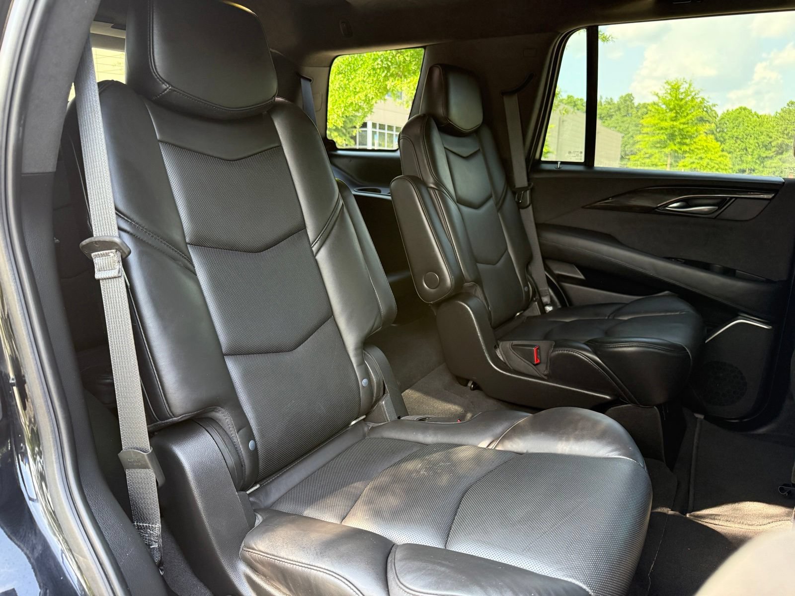 Used 2019 Cadillac Escalade Platinum RWD image 42