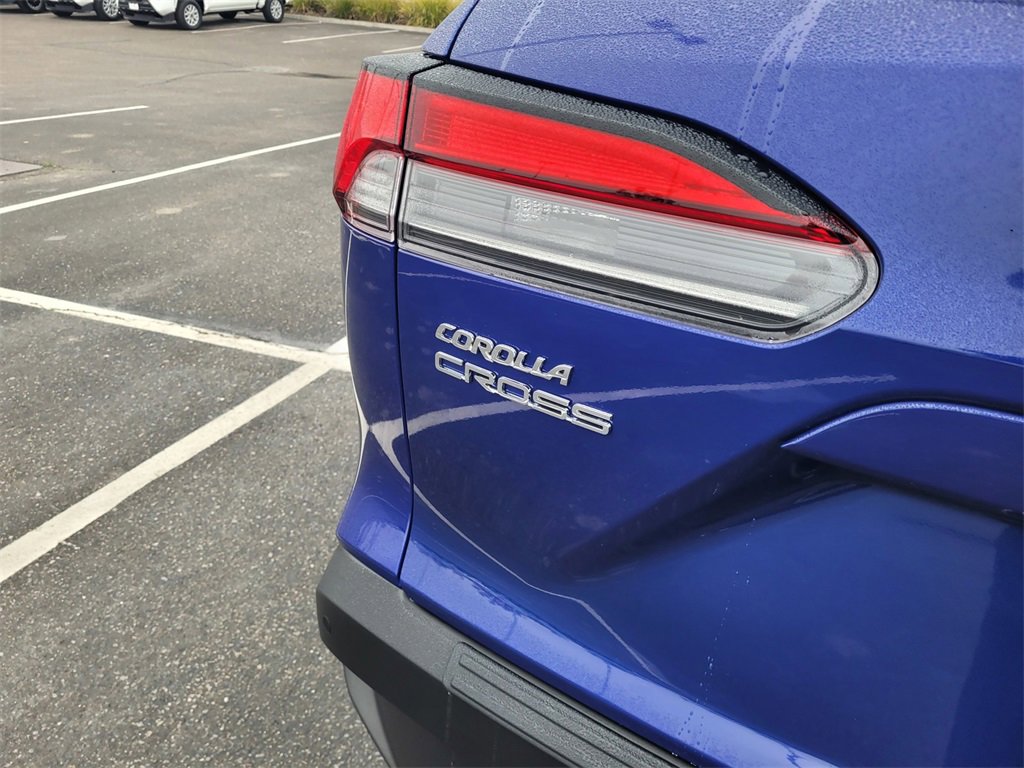 Certified 2025 Toyota Corolla Cross XLE image 6