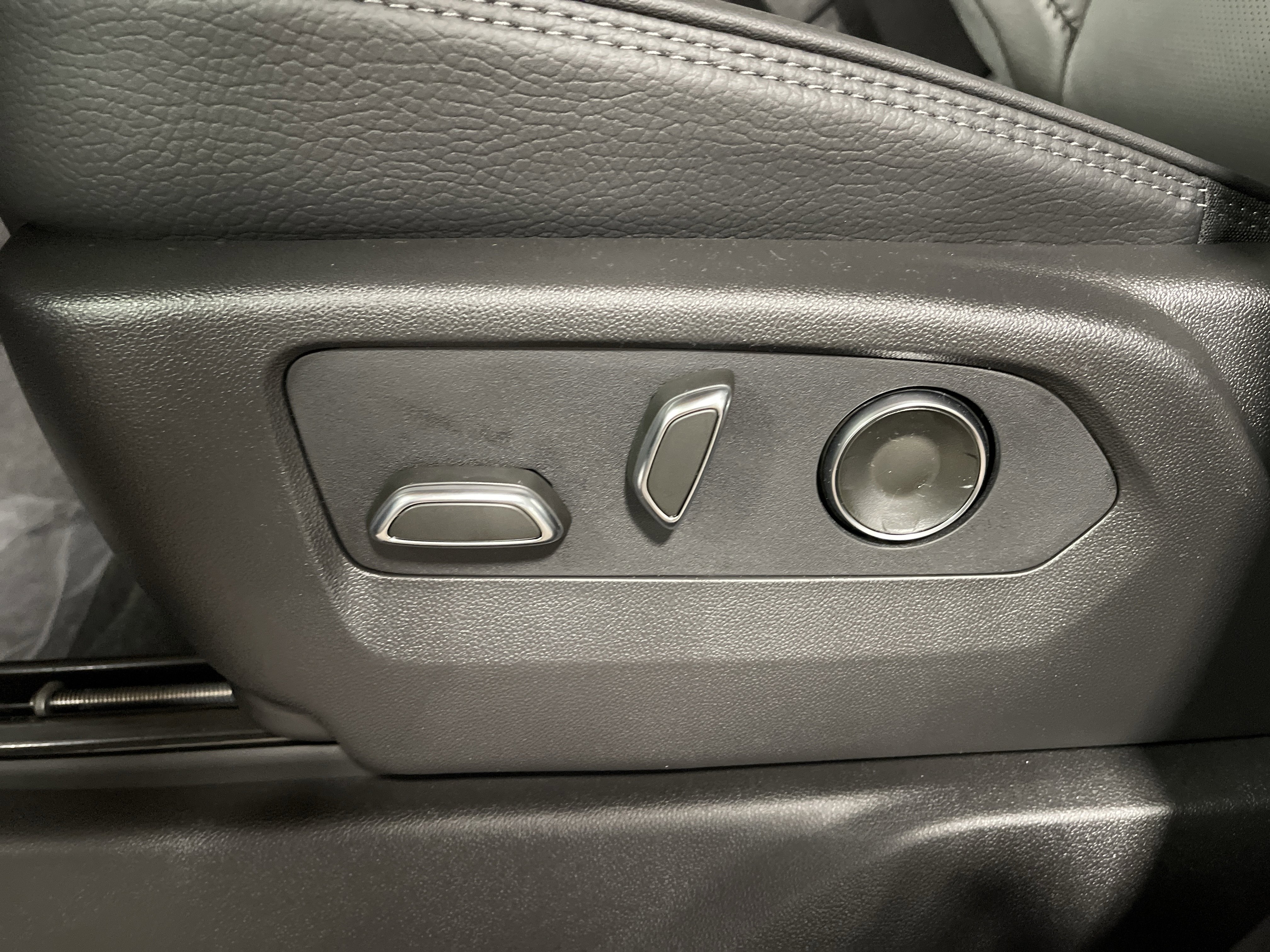 New 2026 GMC Sierra 2500 Denali w/ Denali Reserve Package image 14