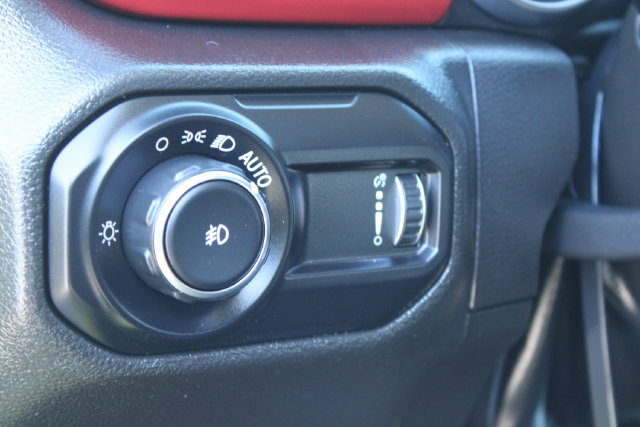 Used 2023 Jeep Wrangler Unlimited Rubicon w/ LED Lighting Group AWD/4WD image 13