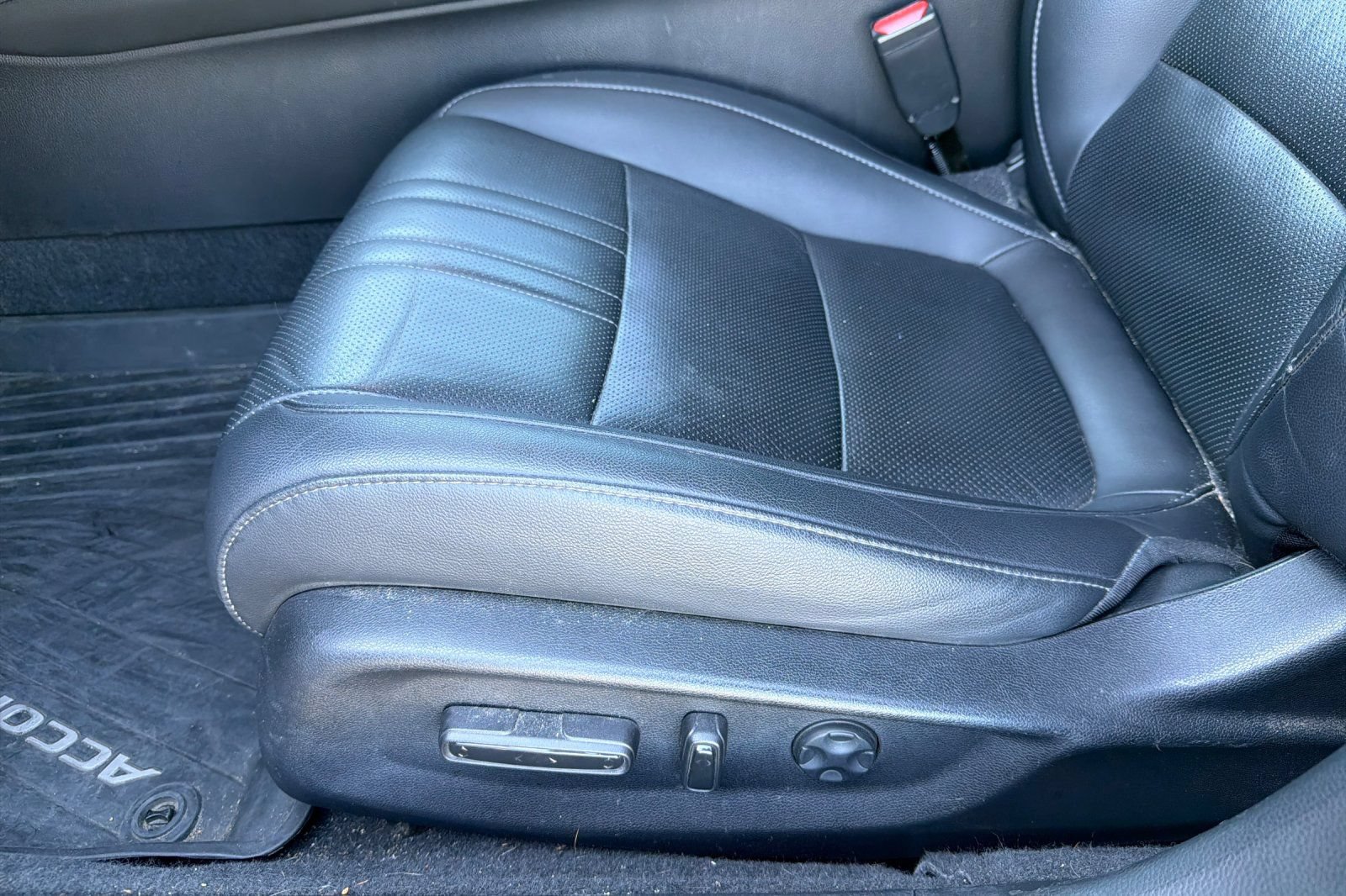 Used 2021 Honda Accord EX-L image 13