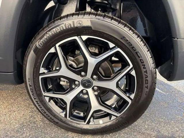 Used 2025 Jeep Compass Limited AWD/4WD image 13