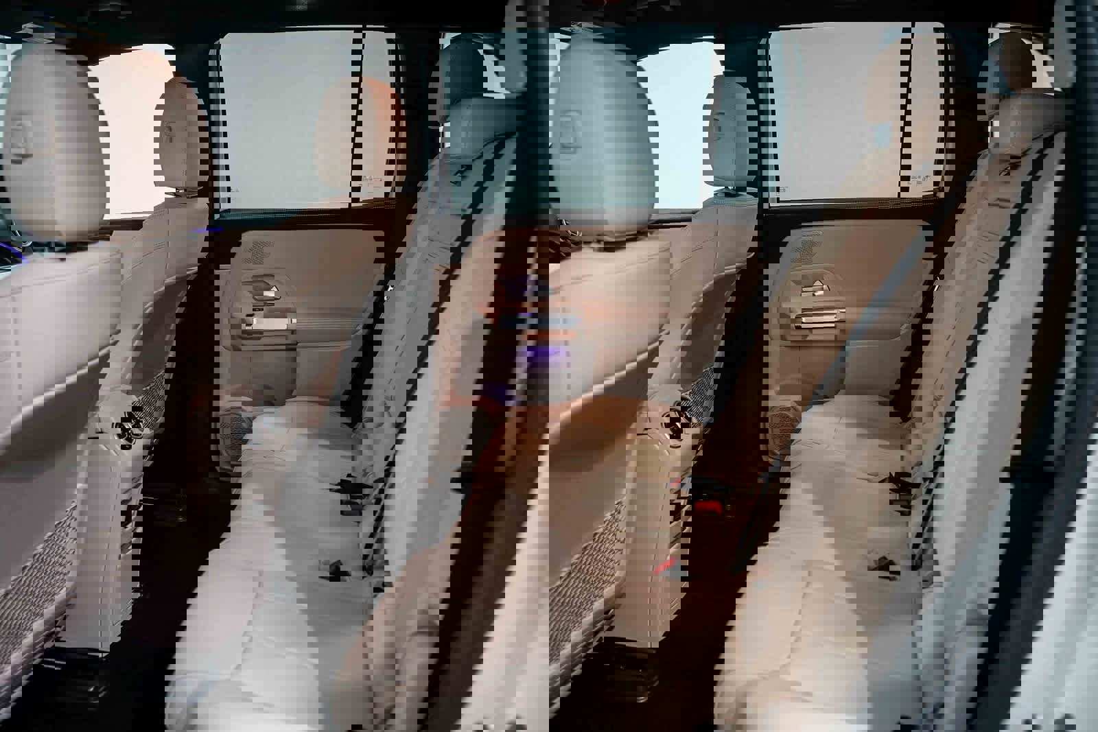 Used 2025 Mercedes-Benz EQB 250+ image 17