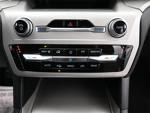 Used 2024 Ford Explorer XLT image 16