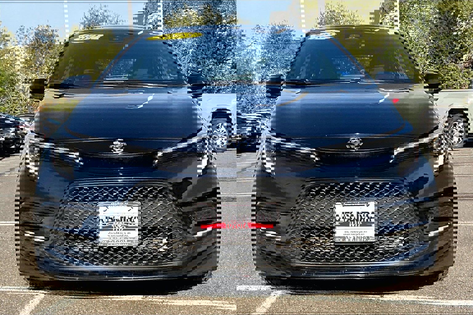 Used 2023 Toyota Corolla SE w/ SE Premium Package image 3