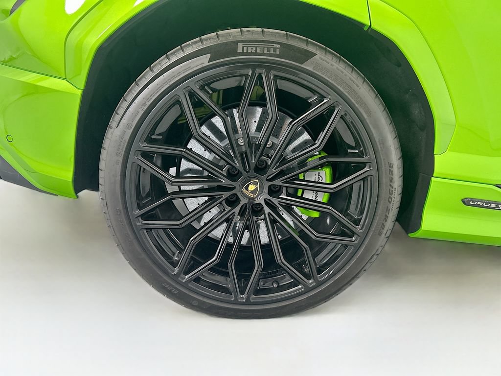 Used 2025 Lamborghini Urus SE AWD/4WD image 32