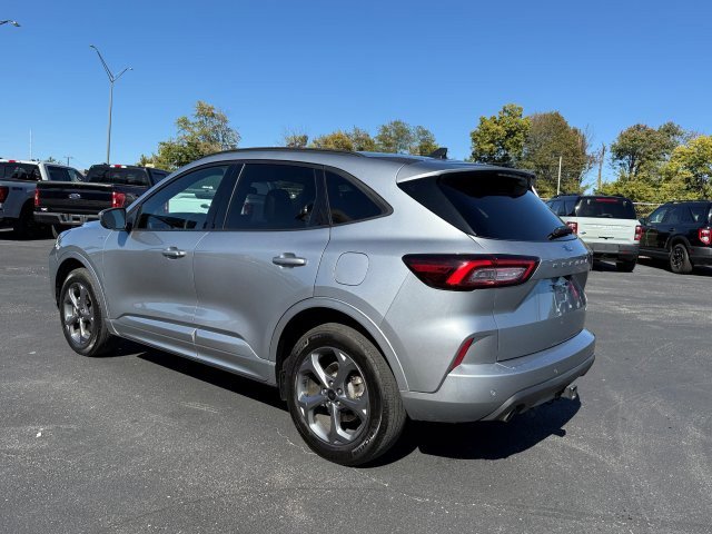 Used 2023 Ford Escape ST-Line Select w/ Tech Pack #1 AWD/4WD image 5