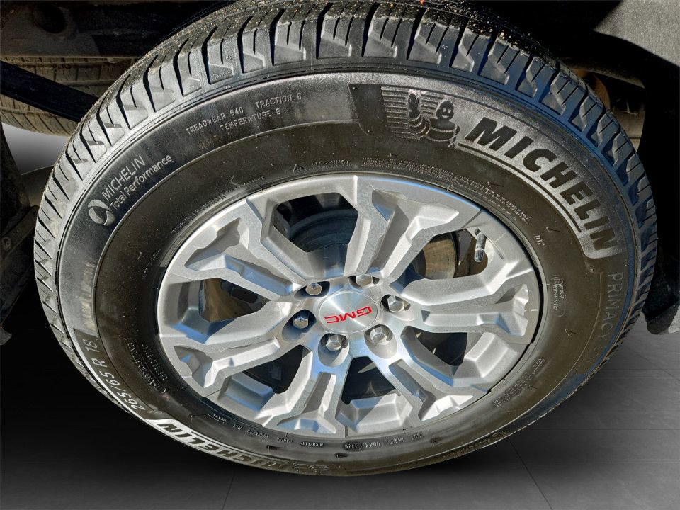 Used 2025 GMC Sierra 1500 SLT image 33