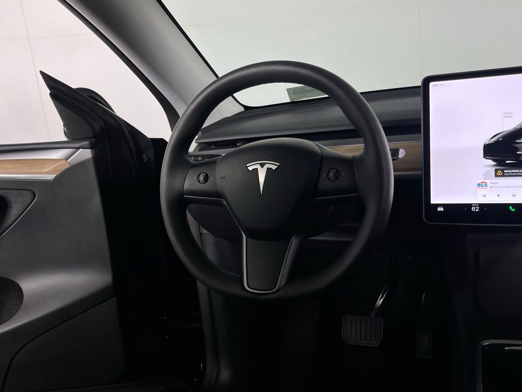 Used 2025 Tesla Model Y Long Range image 15