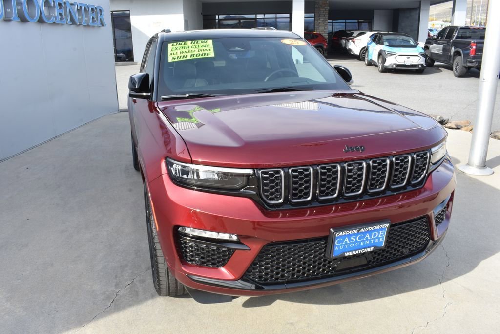 Used 2025 Jeep Grand Cherokee Summit w/ Adv Protech Group IV AWD/4WD image 9