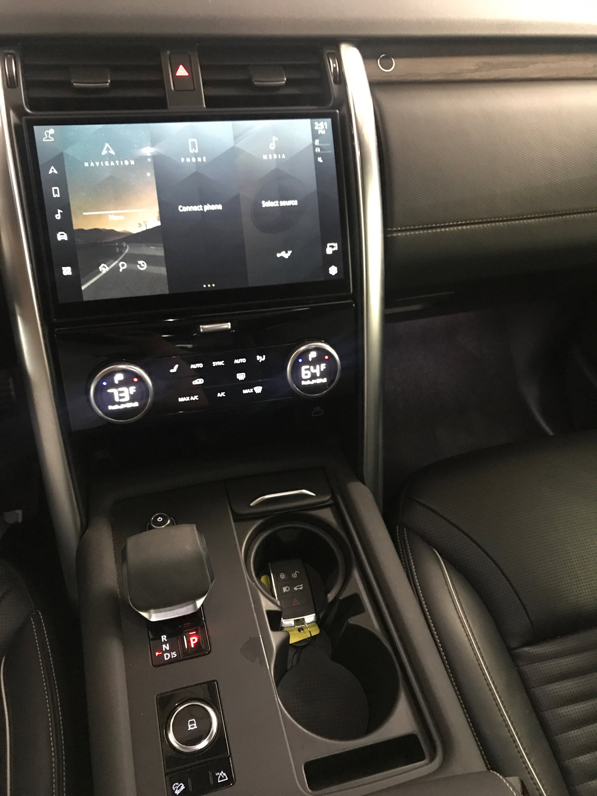 Used 2022 Land Rover Discovery S R-Dynamic image 17