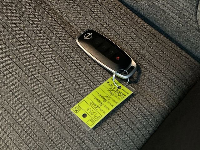 Used 2023 Nissan Rogue SV AWD/4WD image 19