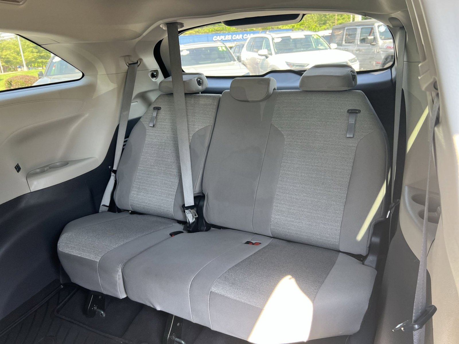 Used 2022 Toyota Sienna LE FWD image 24