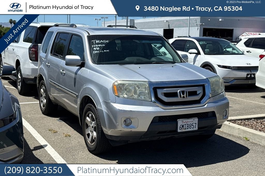 Used 2010 Honda Pilot Touring image 1
