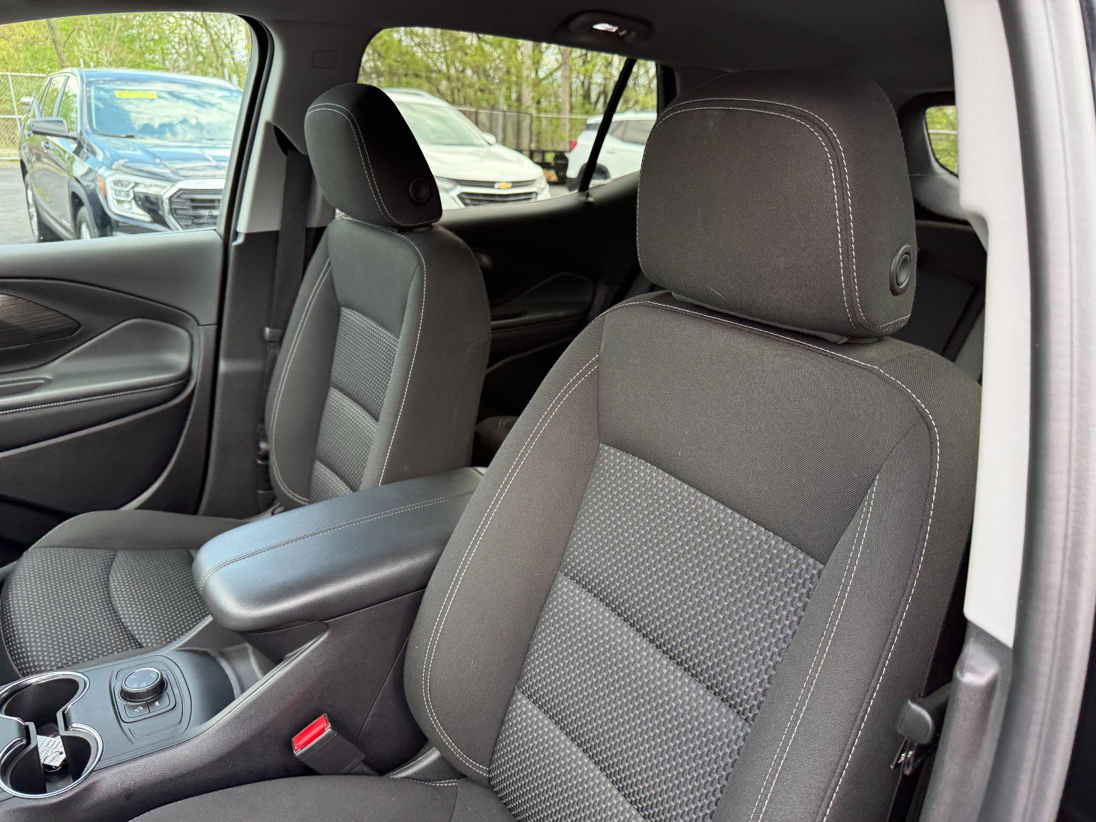 Used 2024 GMC Terrain SLE image 14