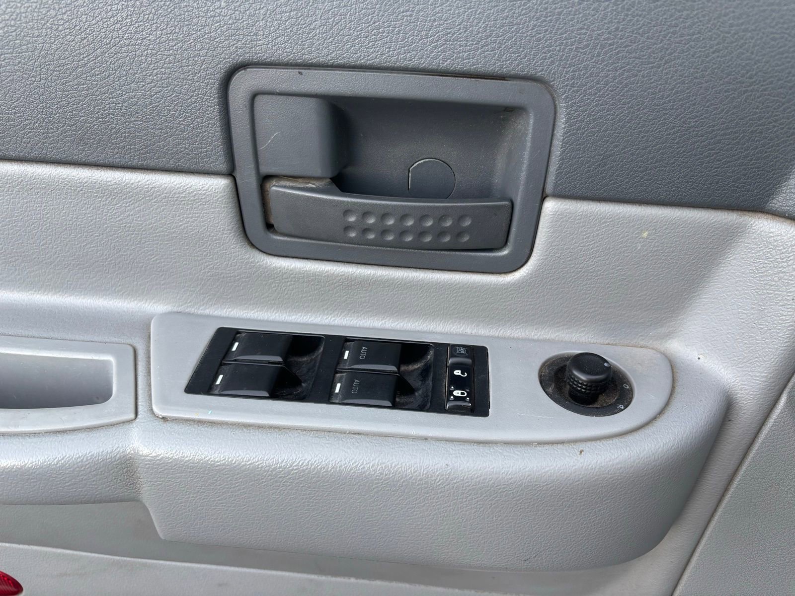 Used 2007 Dodge Durango SXT image 6