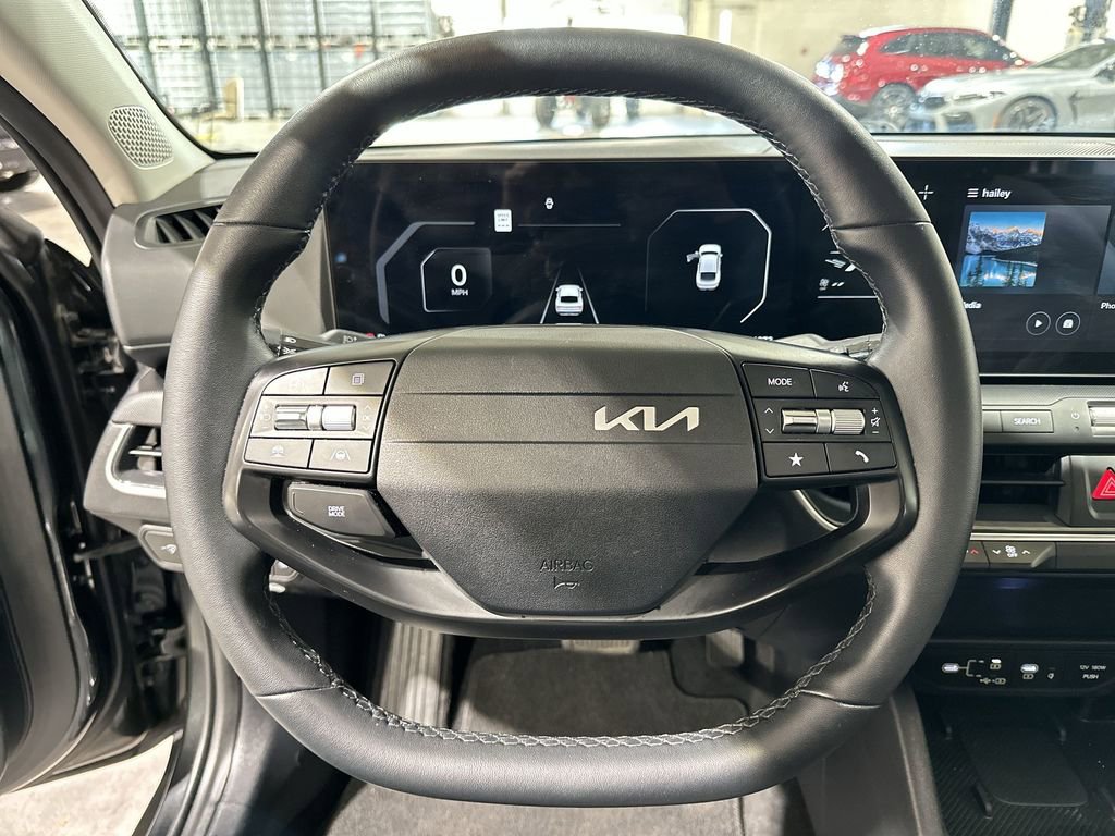 Used 2025 Kia K4 EX image 11