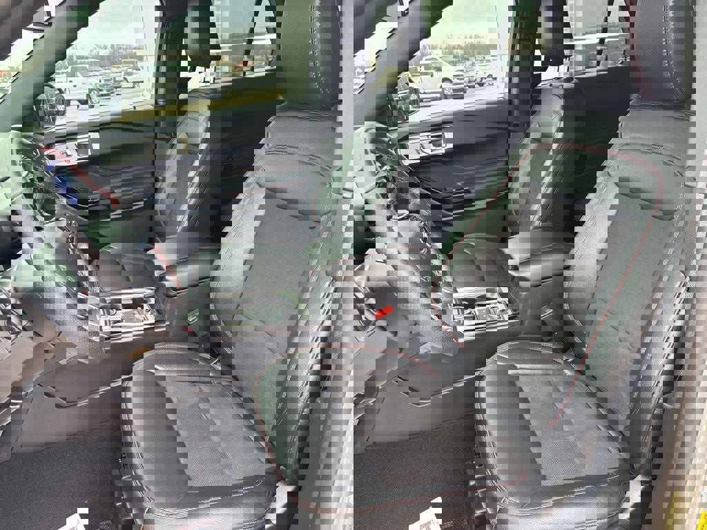 Used 2024 Ford Explorer ST-Line w/ Class IV Trailer Tow Package image 11