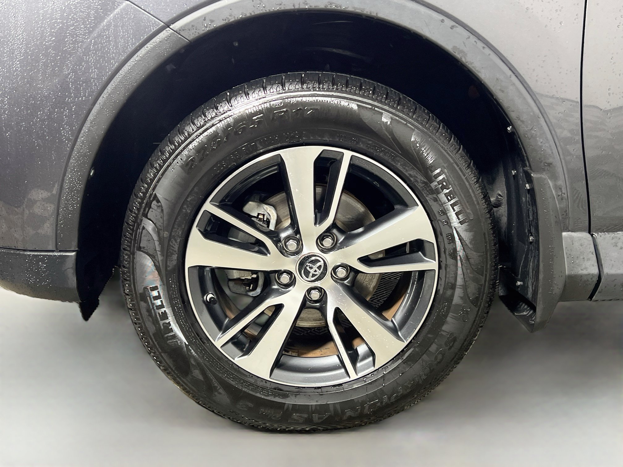 Used 2018 Toyota RAV4 XLE FWD image 14