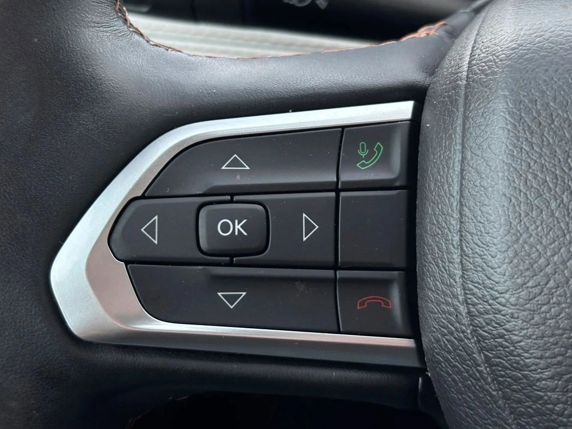 Used 2022 Jeep Compass Limited w/ Sun and Sound Group image 14