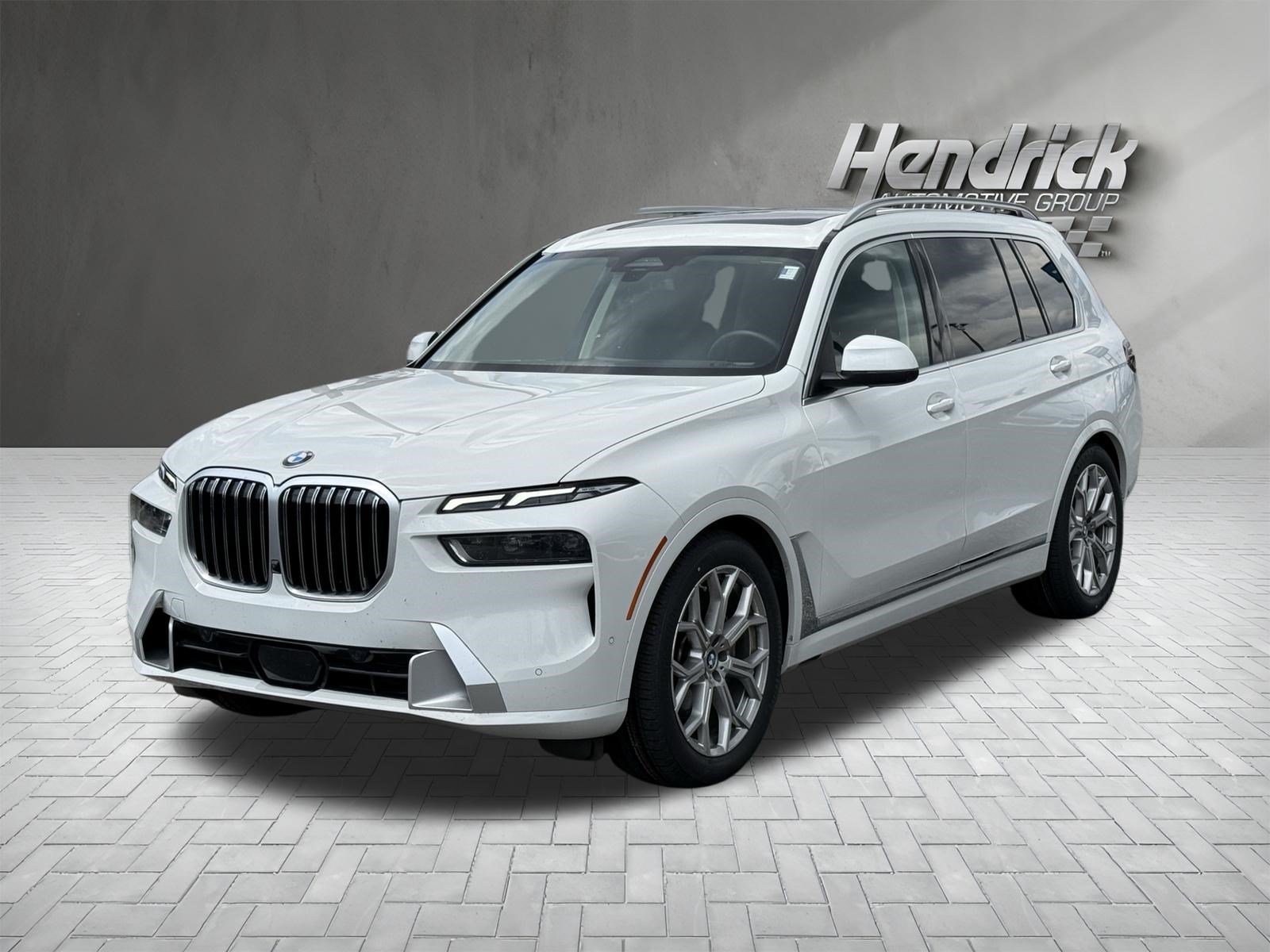 Used 2023 BMW X7 xDrive40i w/ Premium Package AWD/4WD image 5