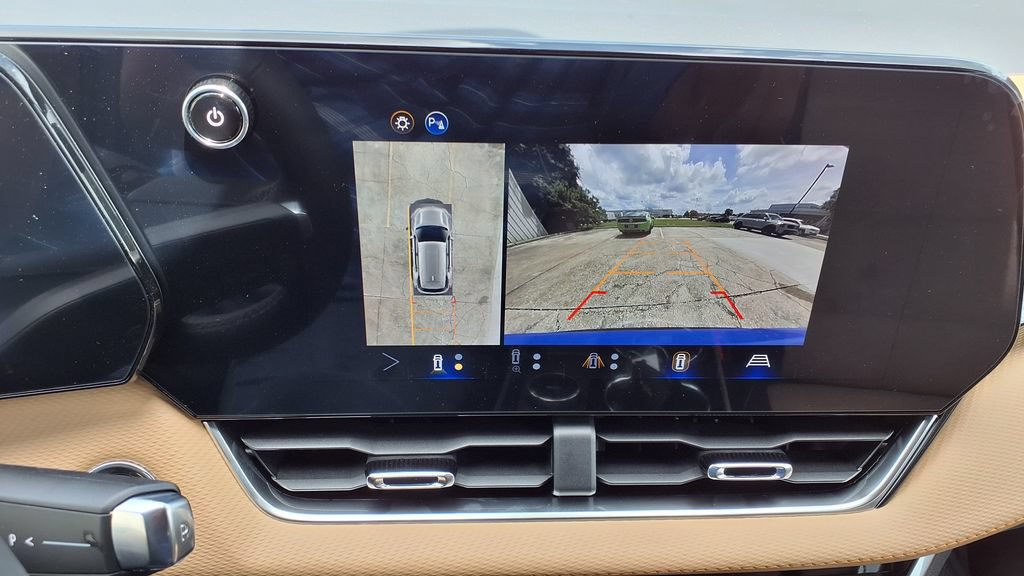 New 2026 Chevrolet Equinox ACTIV w/ Safety and Technology Package AWD/4WD image 29